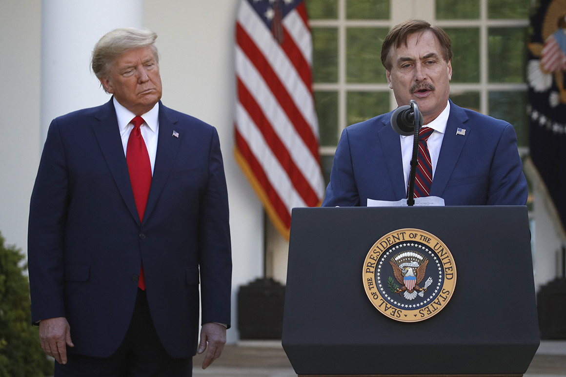 Mike giving speech in front of former president Donald Trump