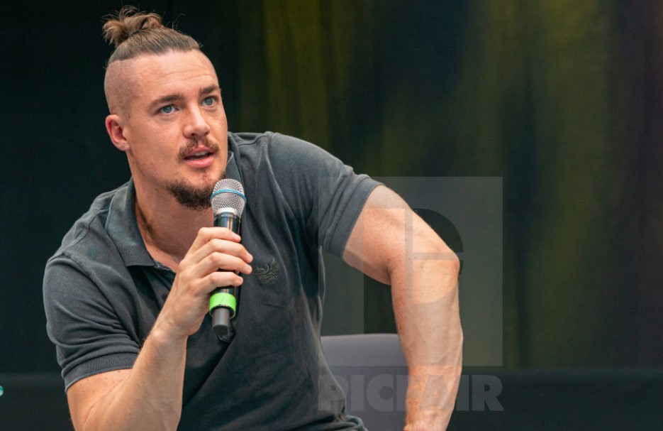 Is alexander dreymon married his net worth wife age height movies