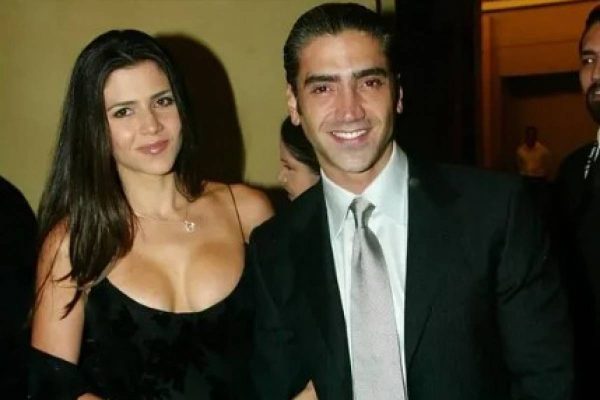 Caption: Alejandro Fernandez with his ex-wife América Guinart