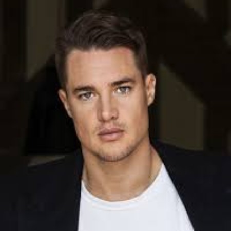 Is Alexander Dreymon Married? His Net Worth, Wife, Age, Height & Movies