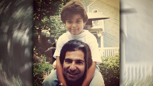 Caption: Rob Kardashian's childhood photo with his dad