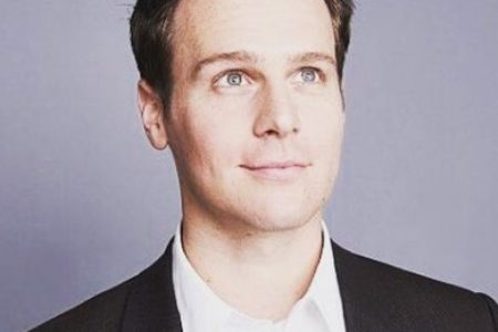 Jonathan Groff