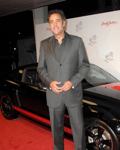 Whos The Wife/Girlfriend Of Brad Garrett? Net Worth 2022, Age, Height