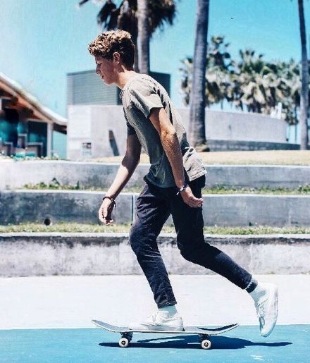 Ben Azelart skateboarding
