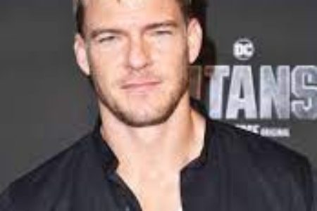 Alan Ritchson