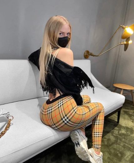 Zienna Eve in a photoshoot