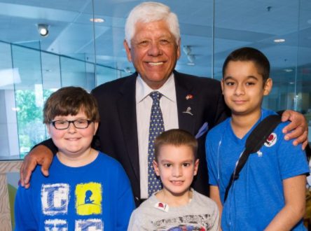 Lee Trevino with his children 