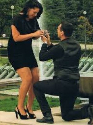 Sara Sider's husband proposing her for marriage