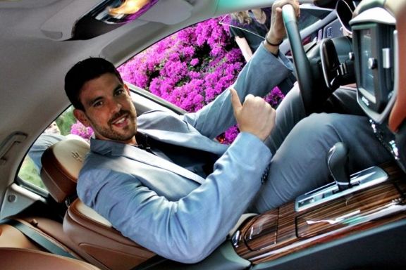 Cristina Blesa's husband, Marc Gasol posing with his car