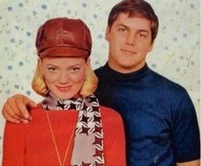Nancy Lynn McIntyre and her husbad Tom Seaver posing for the photo