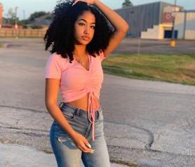 Sharan Jones posing for a photo 