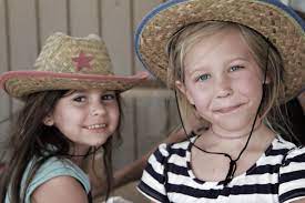 Georgia Kreischer childhood photo with her sister