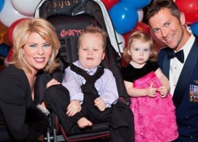 Kelly L. Frey with her husbnad Jason Luhn and children