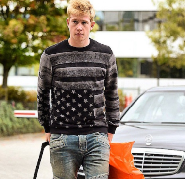 : Kevin De Bruyne outside his car