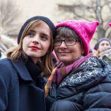 Jacqueline Luesby with her daugther Emma Watson