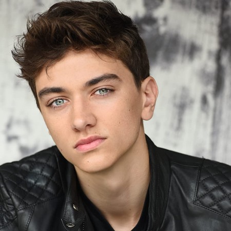 Is Gavin Casalegno Gay? Net Worth 2022, Parents, Age, Height, Girlfriend