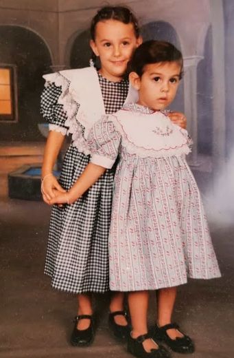 Georgina Rodríguez and her sister, Ivana Rodríguez's childhood photo