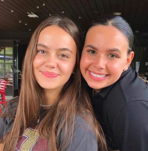 Spencer Barbosa with her sister, Bailey Barbosa