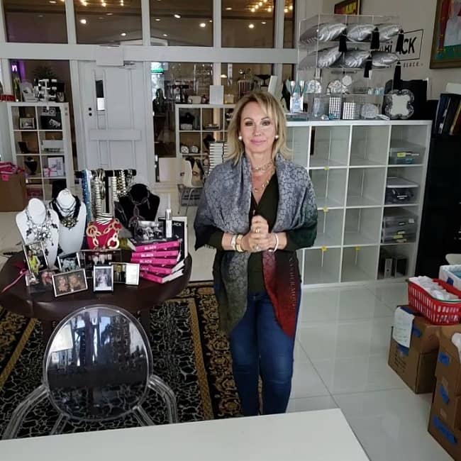 What is the Net Worth of Lea Black in 2022, Age, husband, Kids, Height