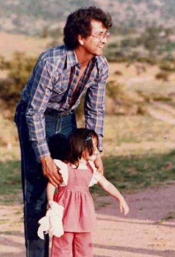 Vicky Terrazas childhood photo with her father 