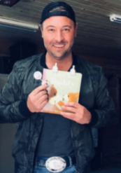 Fredy Harteis posing for the photo