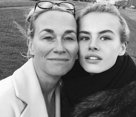 AnneKee Molenaar with her mother