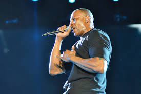 Dr.Dre singing in the concert 
