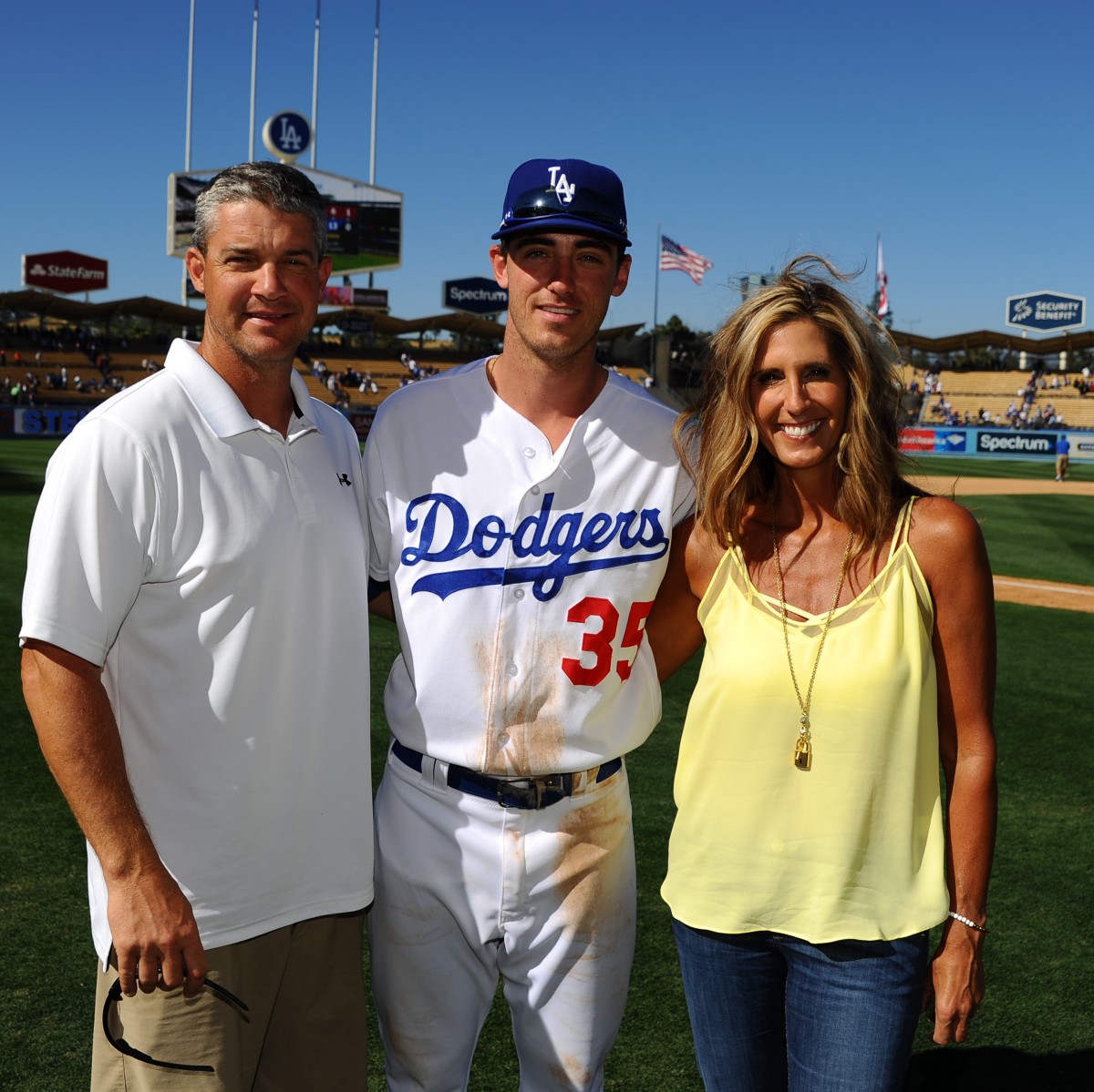 Is Cody Bellinger Married or in Relationship? Does He a Girlfriend/Wife?