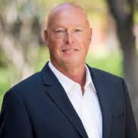 Salary and Net Worth 2022 of Bob Chapek , Height, House, Age Salary and Net Worth 2022 of Bob Chapek , Height, House, Age