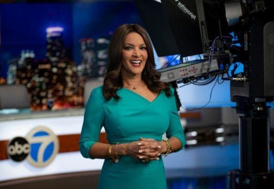Cheryl Burton, American news anchor