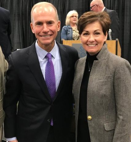 Dennis Muilenburg with his wife