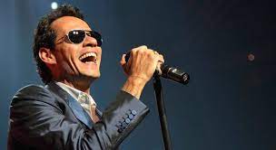 Marc Anthony singing at the stage