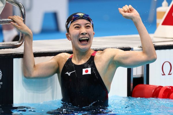 Yui Ohashi getting ready to swim