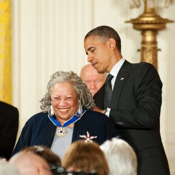  Toni Morrison getting a medal from former president Barrack Obama