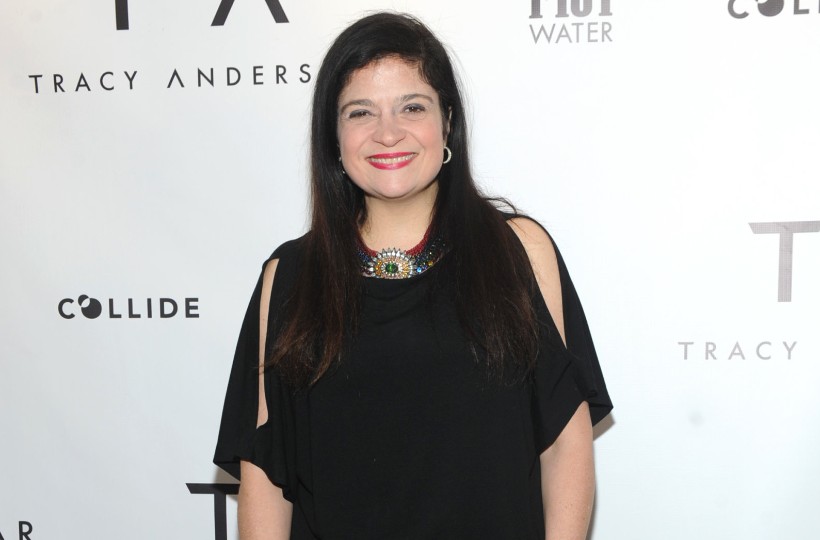 Is American Chef-Alex Guarnaschelli still engaged to Michael Castellon? 