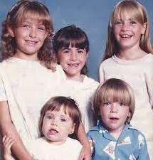 Melissa Joan Hart childhood photo with her siblings 