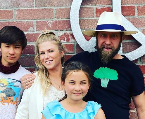 Josh Blue with his girlfriend, and his children
