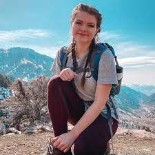 AllAroundAudrey posing for the photo 