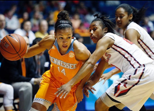 Andraya Carter playing basketball