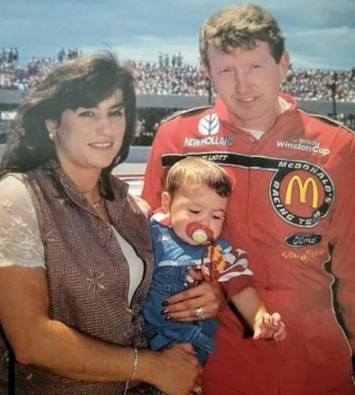 Bill Elliott with his wife, Cindy Elliott, and their son, Chase