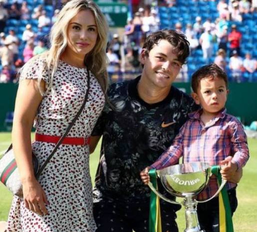 Taylor Fritz with his ex-wife, Raquel Pedraza, and their son