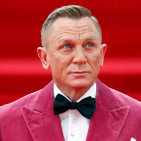 What is the Age of Daniel Craig? Bio, Net Worth 2022, Wife, Daughter,