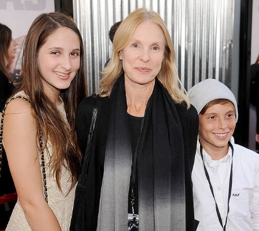 Victoria Tennant with her children
