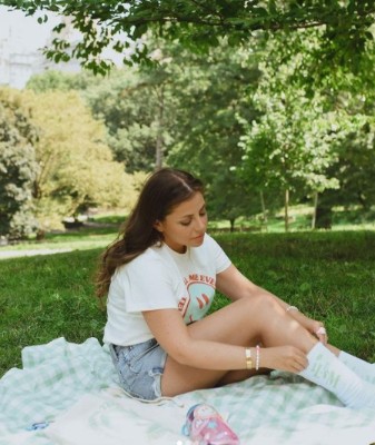 Ally Shapiro posing for a photo