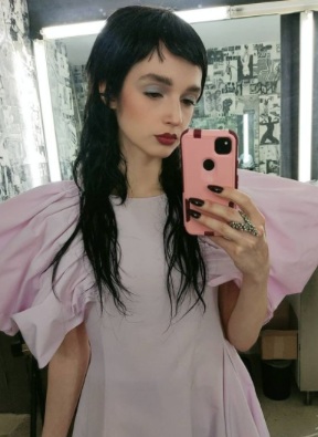 That Poppy taking selfie