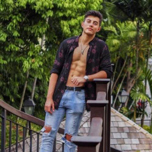 Modeling picture of Nic