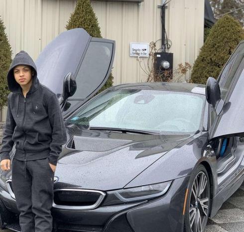 Lil Poppy with his car