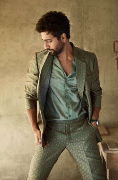 Vicky Kaushal posing for the photo