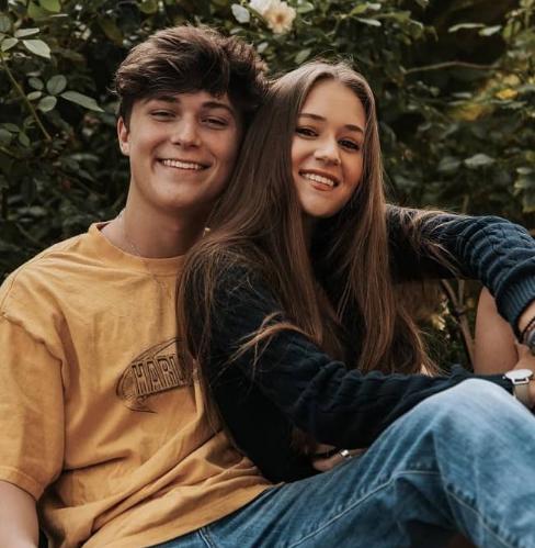 Is Riley Lewis a triplet? Bio, Age, Parents, Net Worth 2022, Boyfriend,