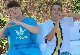 Jakob Magnus with his brother